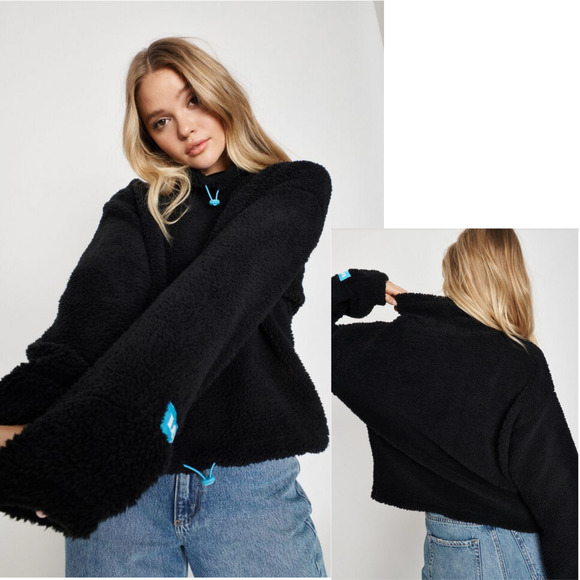 Levi's Jackets & Blazers - LEVI'S Aura Sherpa Black NWT size Small